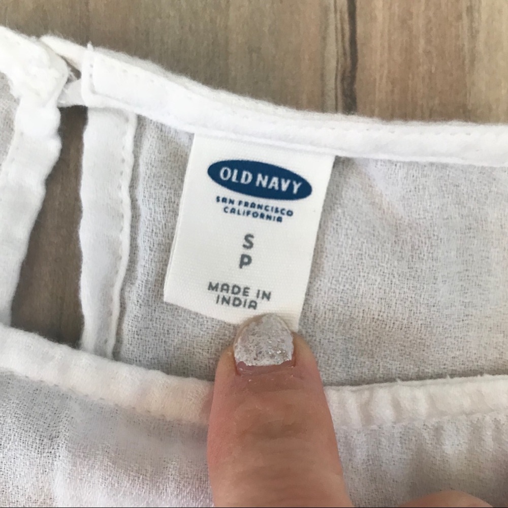 💐Old Navy White Peasant Top with Eyelet Pattern - Picture 4 of 6